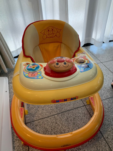 アンパンマン  歩行器 美品
