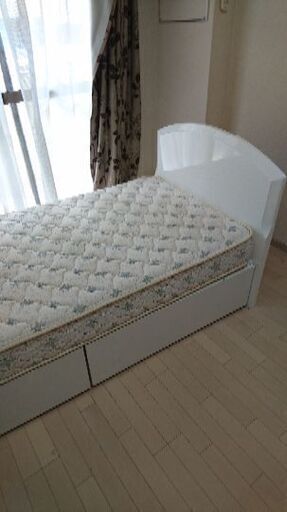 シングルベッド収納付き
