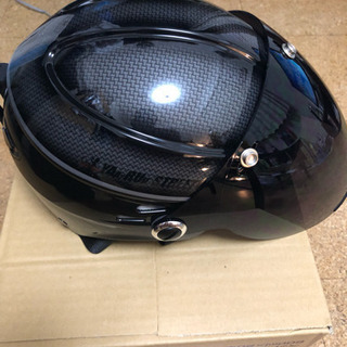 ヤールーヘルメットの画像