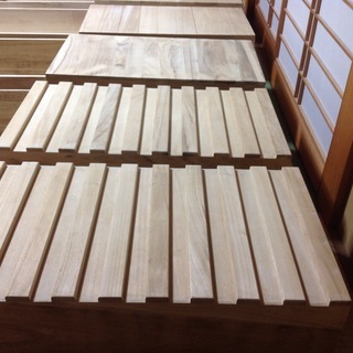 木製衣装ケースの画像