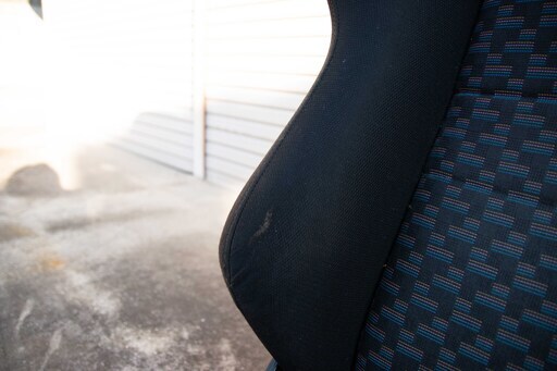 V_フォレスター(SG5)使用 Recaro レカロセミバケシート 運転席側