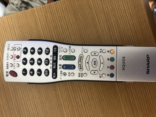 SHARPシャープ LED AQUOS ★26型液晶カラーテレビ　LC-26E5　★リモコン付き 09年製