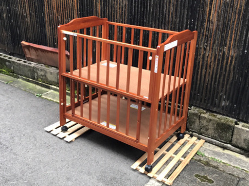 KATOJI カトージ ベビーベッド ミニ立ちベッド ブラウン　＃ベビー用品