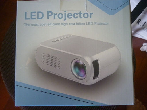 ＬＥＤミニプロジェクター　新品