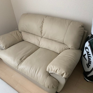 ベージュ新品ソファ