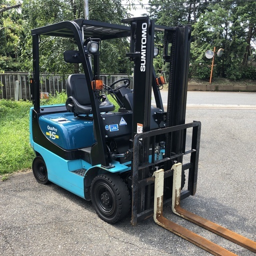 新車並!!　1.5t　エンジンフォークリフト　3m　低稼働　2600時間!