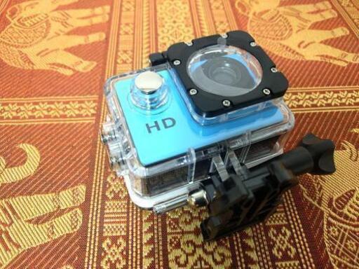 アクションカメラ   HD画質 30m防水  アタッチメント付き