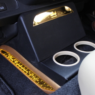 ハイエース200系用　Yoncharoenイコライザーボックスの画像