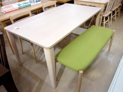飛騨ibata/IDC大塚家具のダイニングテーブルです！