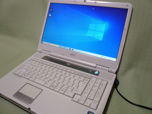 【終了】富士通 FMV-BIBLO NF/E50 (ホワイト)