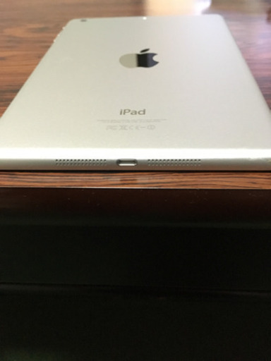 8/8まで【値下げしました】iPad mini2 シルバー Wi-Fi 32GBモデル/最新iOSアップデート済み(初期化済/保護ケース、ガラスフィルム付き中古美品)