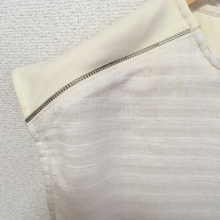 イェッカヴェッカ トップスの画像