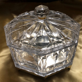 ガラスの小物入れ