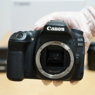 【最新】EOS80D ダブルズームキット + おまけ付きの画像