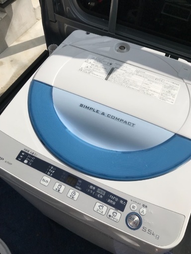 取引中2015年製シャープ全自動洗濯機ブルー5.5キロ千葉県内配送無料。設置無料。
