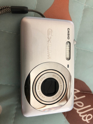 デジタルカメラ CASIO EXILIM EX-Z800
