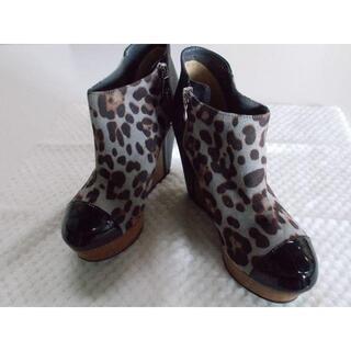 ヒョウ柄ブーティ