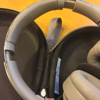 SONY MDR-1000X メッキ塗装剥がれ有りの画像