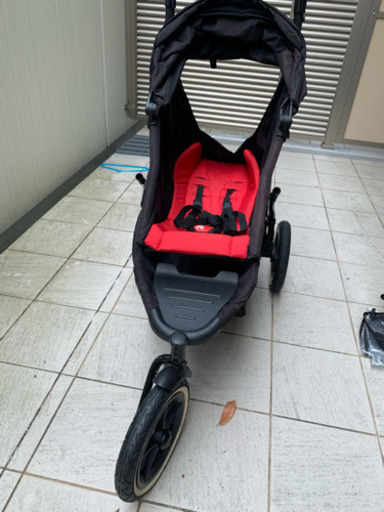 フィル&テッドの二人乗り用ベビーカー