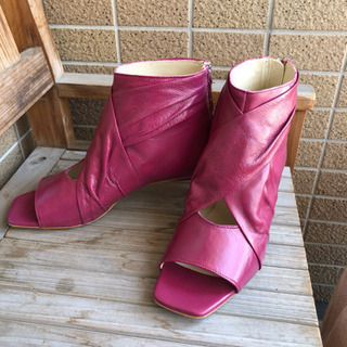 ZARA 本革ブーツサンダル