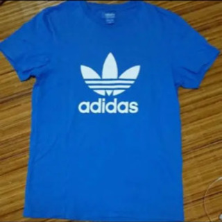 アディダス Tシャツ