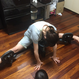 開脚 柔軟 股割り レッグストレッチャーの画像