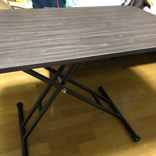 折りたたみテーブルの画像