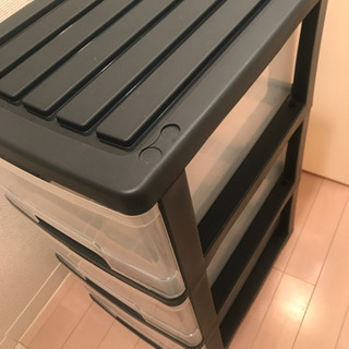 3段衣装箱の画像