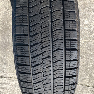 スタッドレスタイヤ ブリジストン ブリザックVRX2 215/60R16 の画像