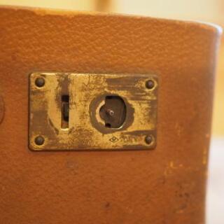 アンティーク　スーツケースの画像