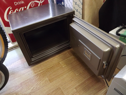耐火金庫 幅48cm 奥行40cm 高さ37cm 鍵付き S.CROWN 札幌 西岡店