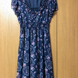 夏にピッタリ花柄ワンピ！引取りの場合は値引き可！郵送希望でも相談可。