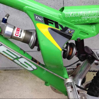 古いモデルですが、ダウンヒル用BTMの画像