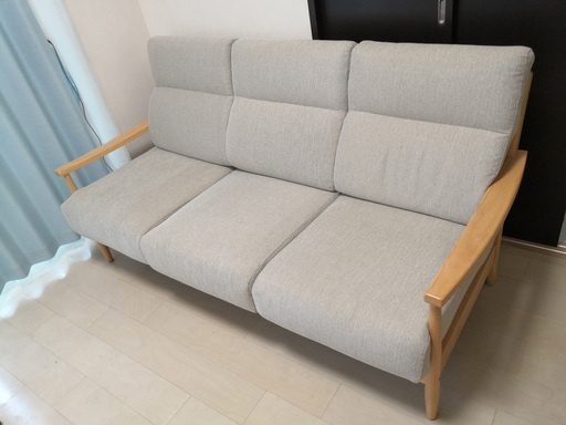 ニトリ3人掛け布張りソファ(2018年購入した)