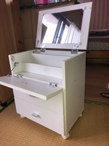 早めに引き取り出来る方！白 ドレッサー 化粧台