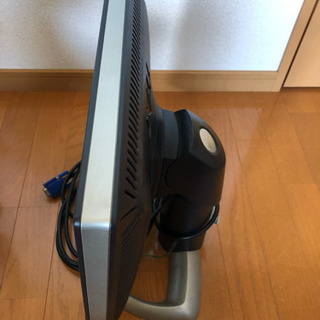 【中古品 8/10迄】DELL デスクトップ用19インチ画面の画像