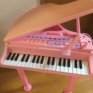 グランドピアノ