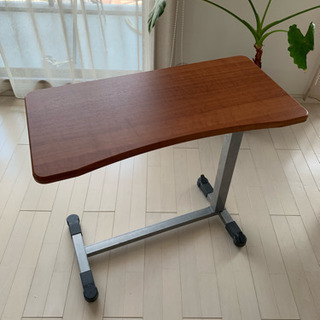 サイドテーブル