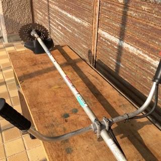 マキタエンジン草刈機  MEM257の画像