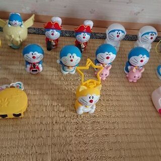 【人気のドラえもんぬいぐるみ&クッション♪】の画像