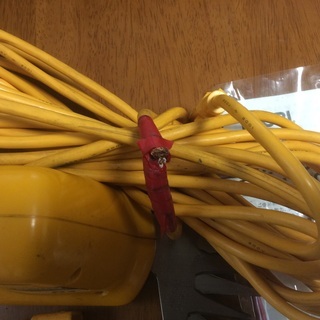 電気バリカン（芝刈り用）の画像