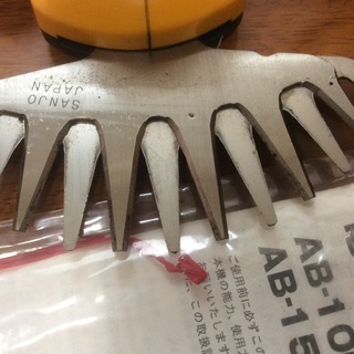 電気バリカン（芝刈り用）の画像