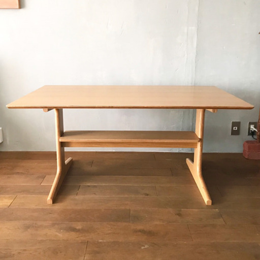 【値下げ】リビングでもダイニングでもつかえるテーブル4