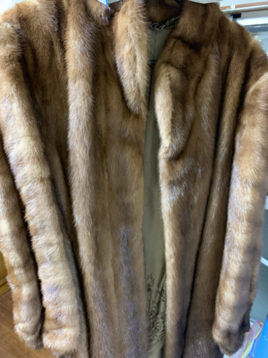 毛皮コート売ります。