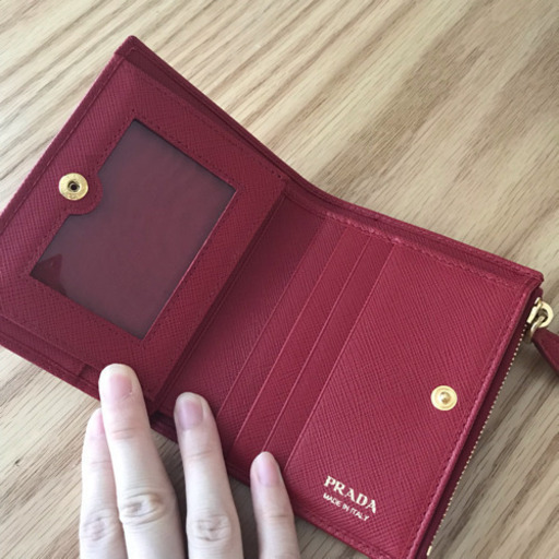 PRADA 二つ折り財布