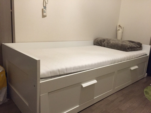 IKEA 収納付きソファ、ベッド