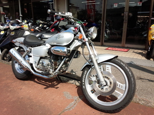 NO.2615　マグナ５０ (MAGNA)　４サイクル クラッチ付き４速ミッション　シルバー　☆彡