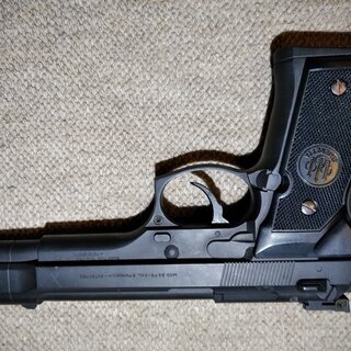 モデルガン　みたいなベレッタ92FS