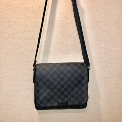 LOUIS VUITTON ダミエグラフィット ディストリクトPM