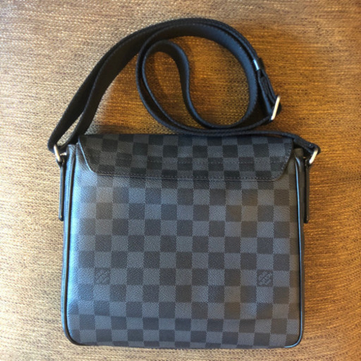 LOUIS VUITTON ダミエグラフィット ディストリクトPM